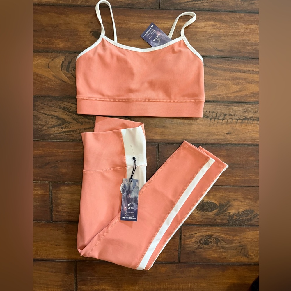 Kyodan NWT Coral and Ivory Ribbed Workout Set - Sports Bra & Leggings
